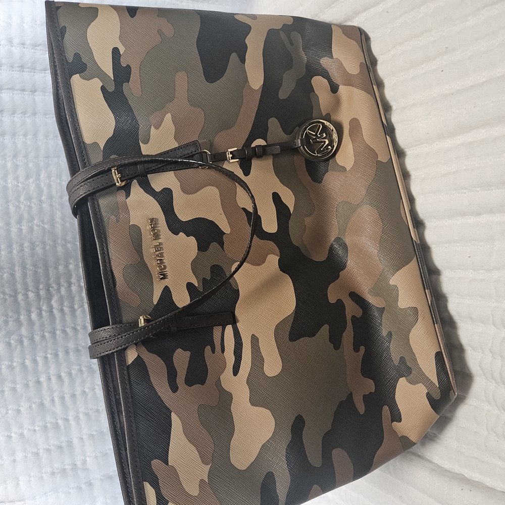 Michael Kors Camouflage Jet Set Tote Bag